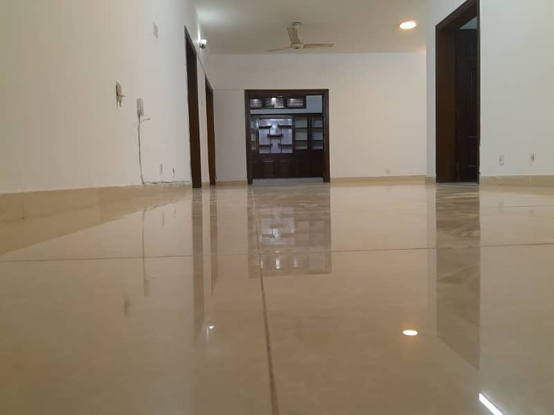 F-11 Beautiful Location Size 666/Yrds Real pics Lower Ground 3Besroom Tiled Flooring For Rent 3