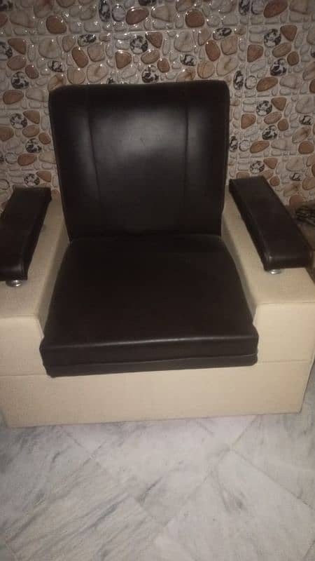 7 seater sofa very good condition like a new 1