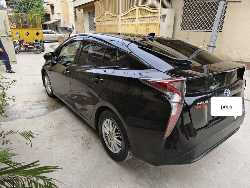 Toyota Prius 2017 7