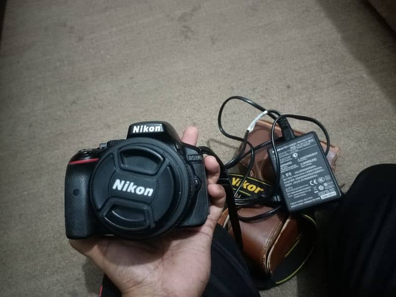 Nikon 5300 DSLR in mint condition 7