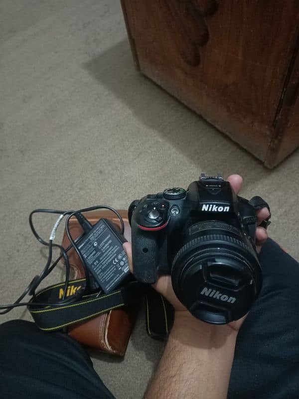 Nikon 5300 DSLR in mint condition 8