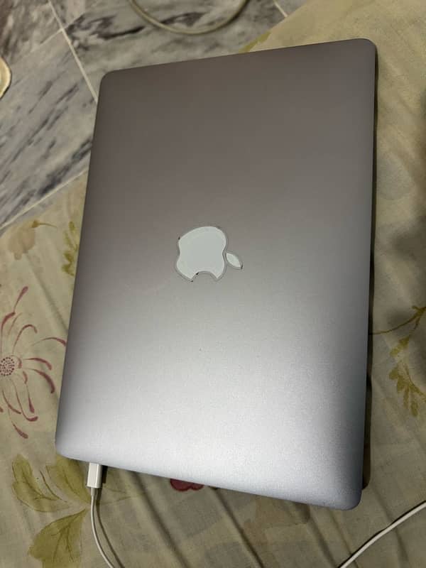 mac book pro 2020 mac chip 13 inch 0