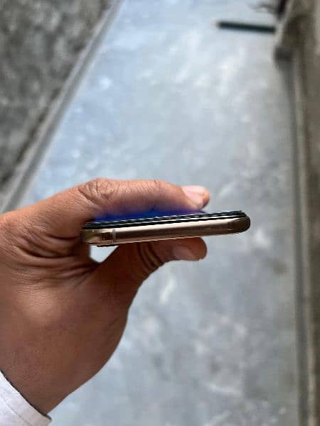 iphone xs 64 gb pta approved dual sim 5