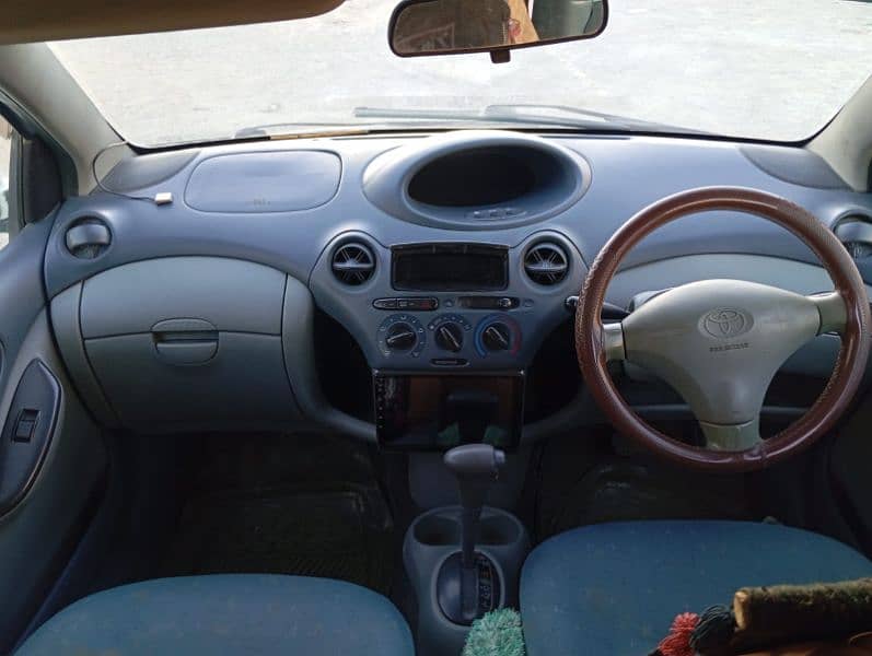 Toyota Vitz 1999 6