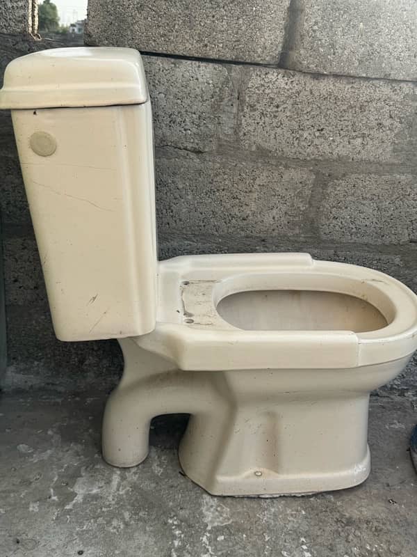 sell toilet sets and dawlance wash and Wind machine air 4