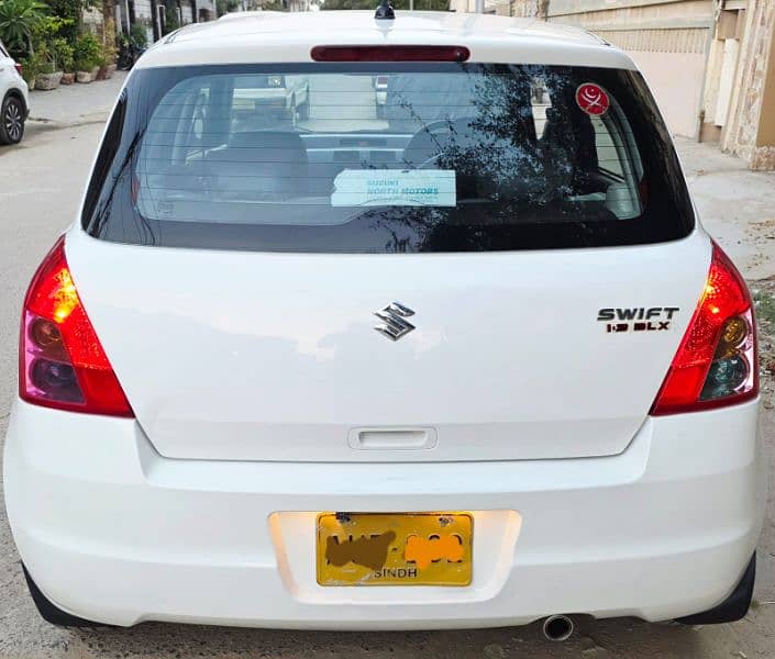 Suzuki Swift Dlx 2010 1