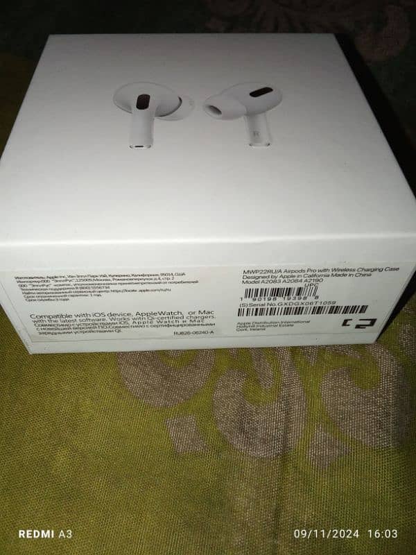 Air pods pro new condition 10 l10 0