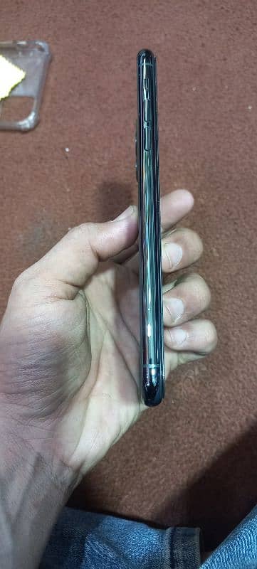 I PHONE 11 PRO MAXS FACTORY UNLOOK NON PTA 3