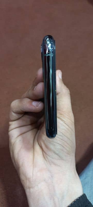 I PHONE 11 PRO MAXS FACTORY UNLOOK NON PTA 7