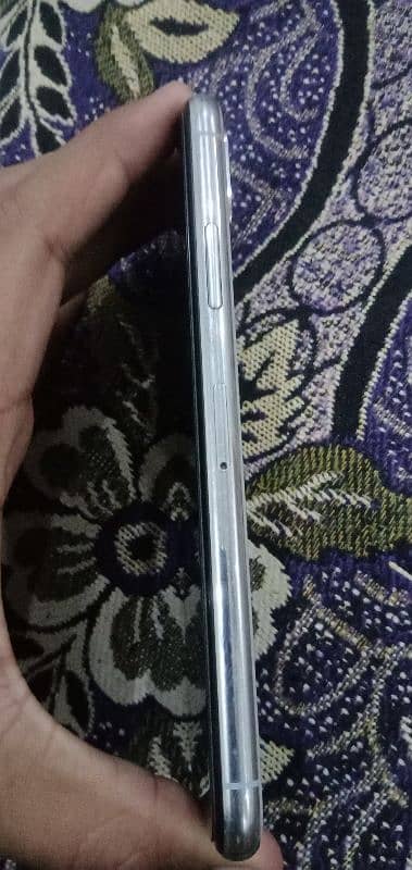 iphone x 256gb pta proved with box with original charge 2