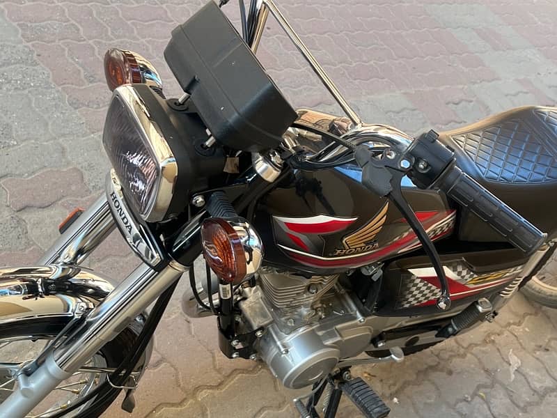 Honda 125 look like new 10/10 condition unregister 0