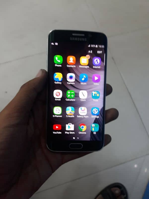 Samsung s6 edge  3gb 32gb full ok . 5