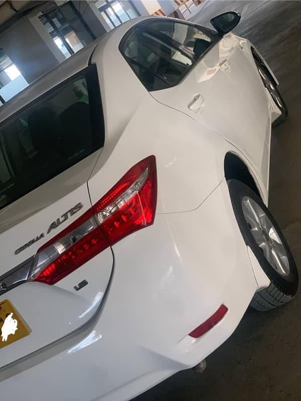 Toyota Corolla Altis 2016 1