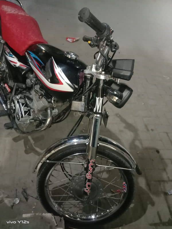 Honda CG 125 2015 10