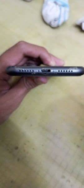 iphone 11 jv 10/10 battery  92%   50,000 phone call only and WhatsApp 3