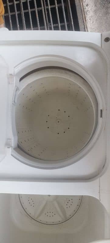 Indus washing machine with spinner 4