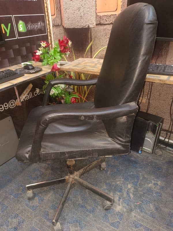 computer chair office chair Executive chair condition Good 2