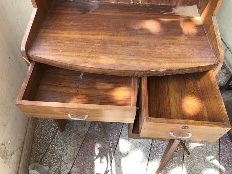 Computer tables urjent sell need cash 5