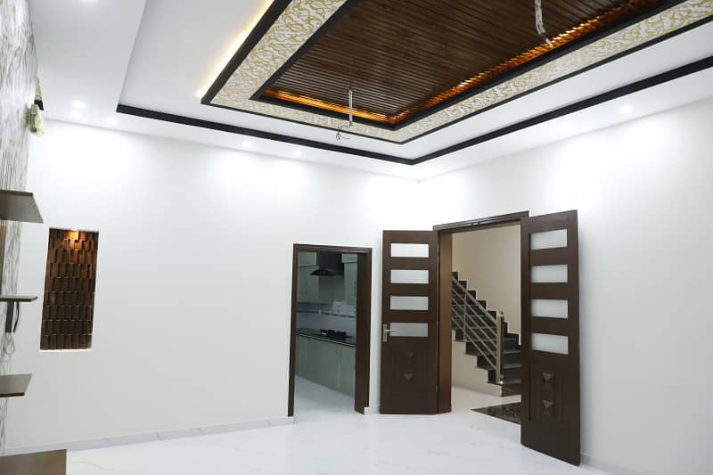 10 Marla Next Level House For Sale In Jeewan City Phase 5 Very Near To Park Or Commercial Area 9