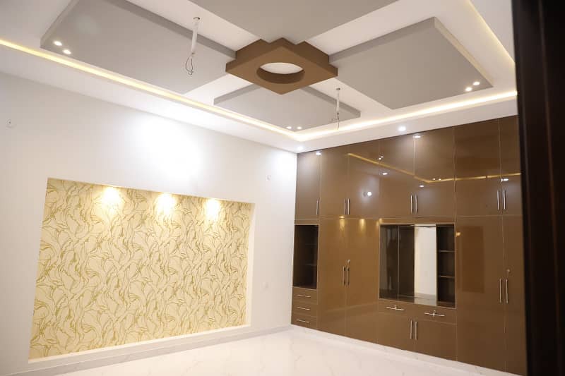 10 Marla Next Level House For Sale In Jeewan City Phase 5 Very Near To Park Or Commercial Area 12