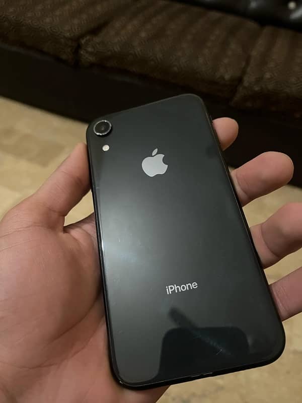 iphone xr 10/9 condition battery service 82 non pta urgent 1