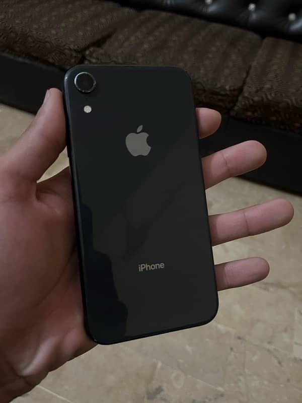 iphone xr 10/9 condition battery service 82 non pta urgent 4