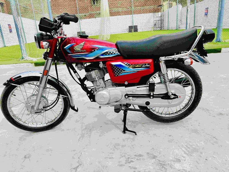 Honda 125 motorcycle For Urgent sale 0