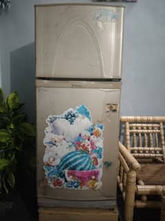 Dowlance Refrigerator/Fridge