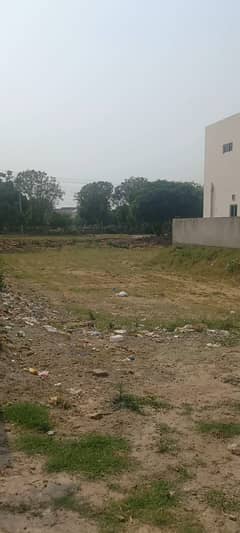 1 kanal plot for sale in DHA phase 7 in very cheap price