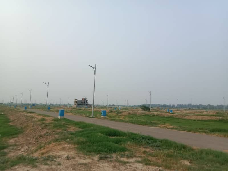 1 kanal plot for sale in DHA phase 7 in very cheap price 6