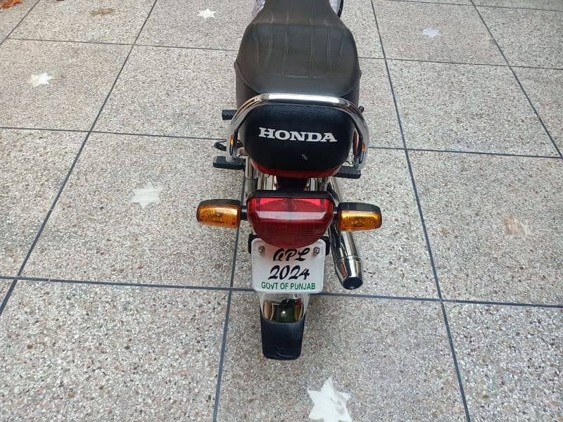 Honda CD 70 bike home use 2