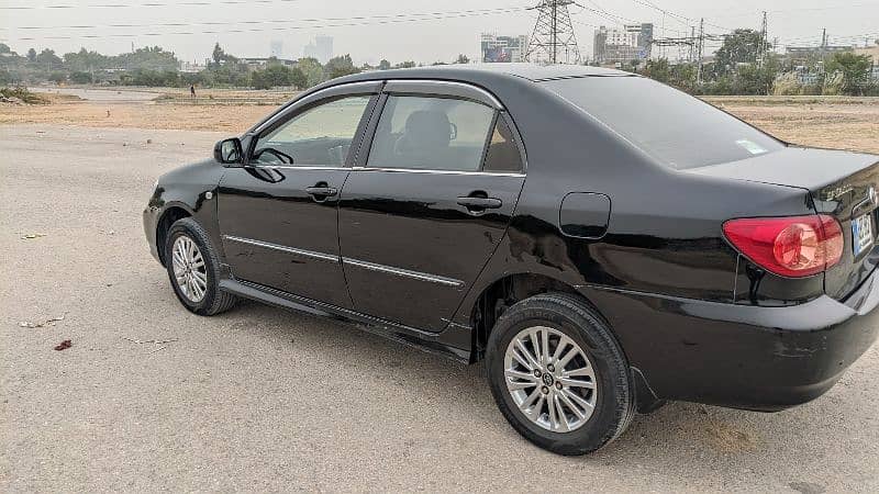 Toyota Corolla SE Saloon Automatic 4