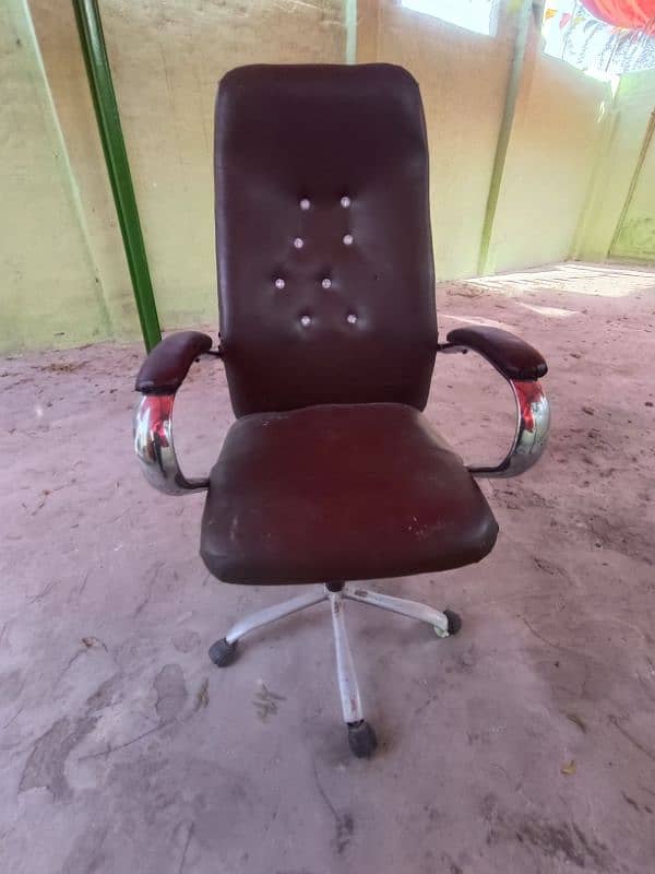 Office chair Executive chair condition like new  Sahiwal 1