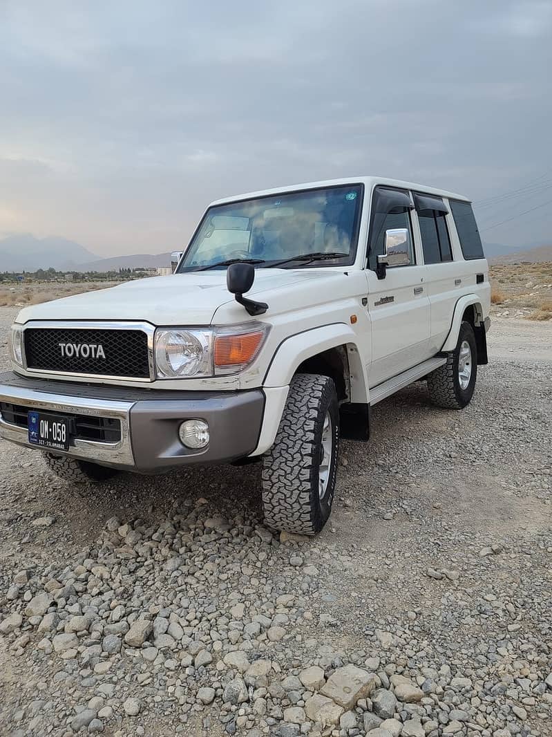 Toyota Land Cruiser 2015 7