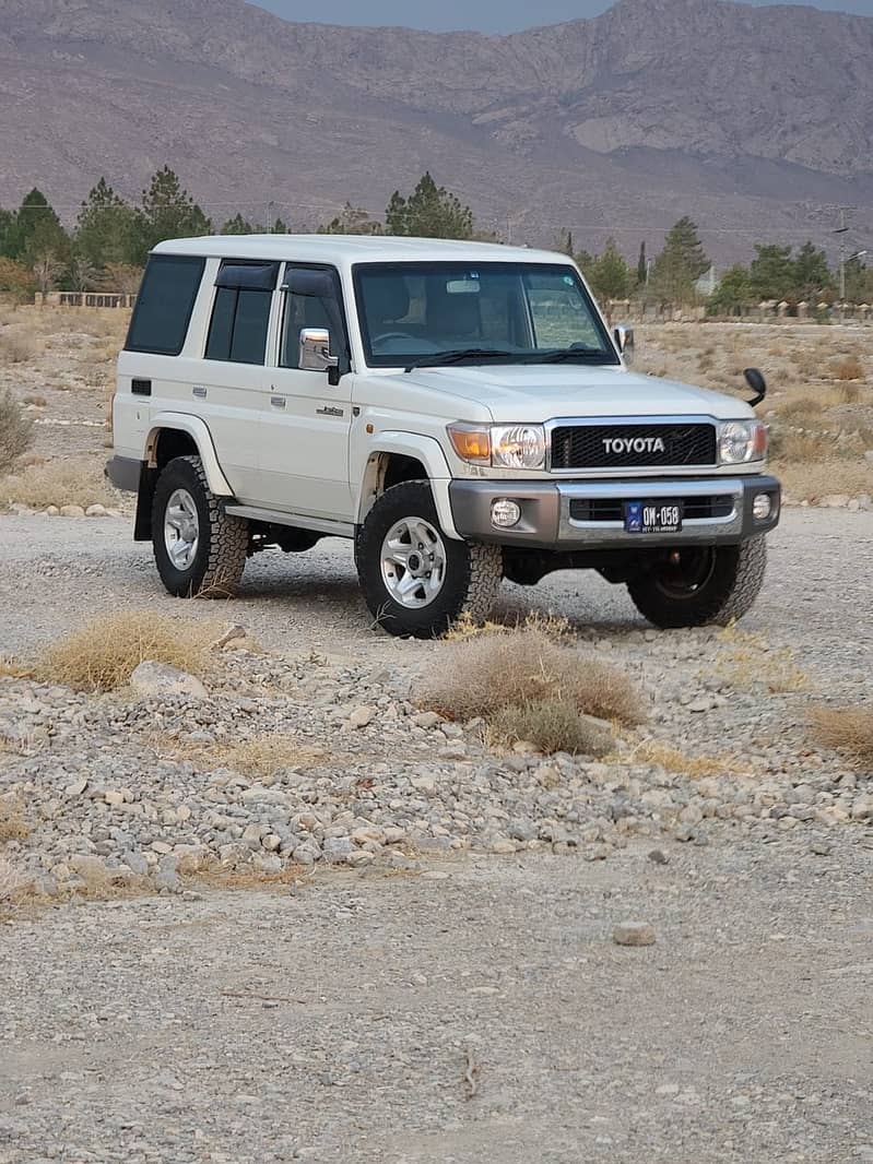 Toyota Land Cruiser 2015 8