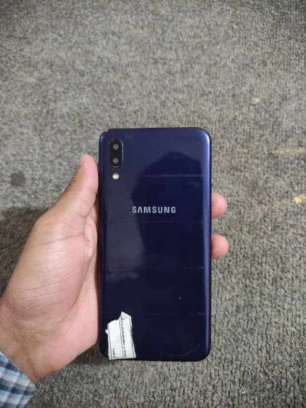 Samsung Galaxy M10 1