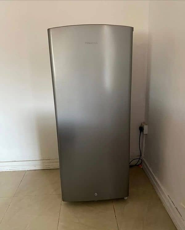 Hisense refrigerator ( small size) 0