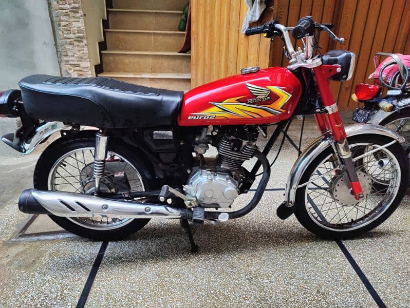 Honda CG125 14 model Excellent Condition. . . 2