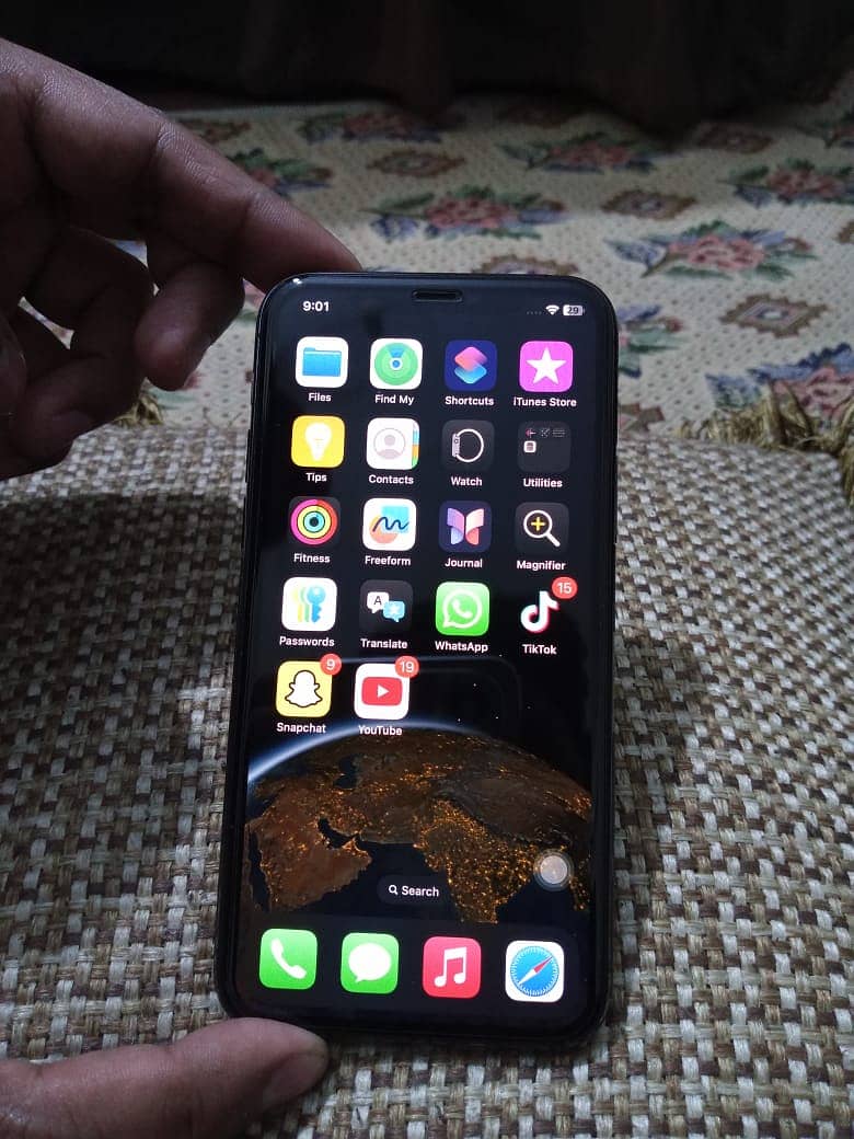 IPHONE 11 PRO NEW PHONE WITH COMPLETE ACCESSORIES 11