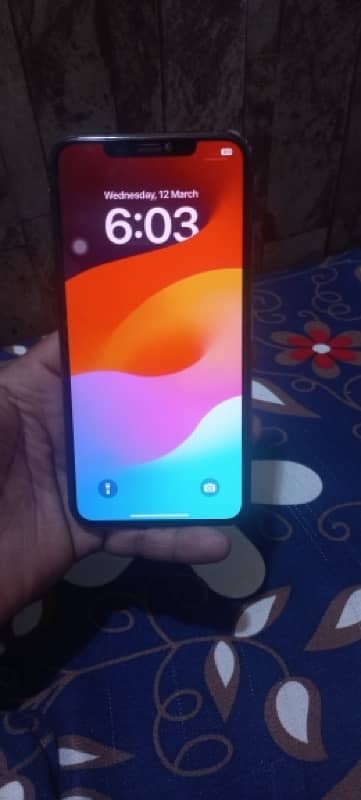 I Phone  Xs Max 256 GB Gold 2