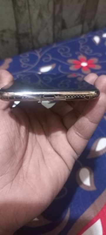 I Phone  Xs Max 256 GB Gold 5