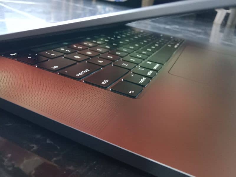 MacBook pro 2019_16inch ( 16GB/512GB SSD ) 1