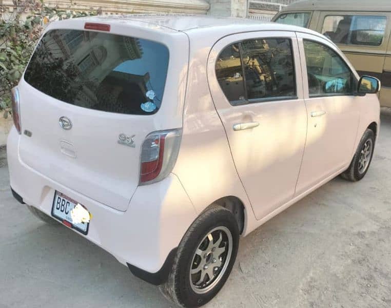 Daihatsu Mira 2012 3