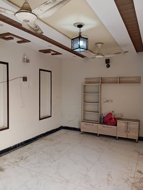 7 Marla second floor available for ren johar town phase 1 0