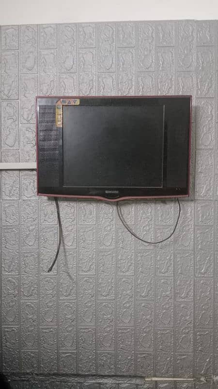 China LCD 19" Good Condition 0