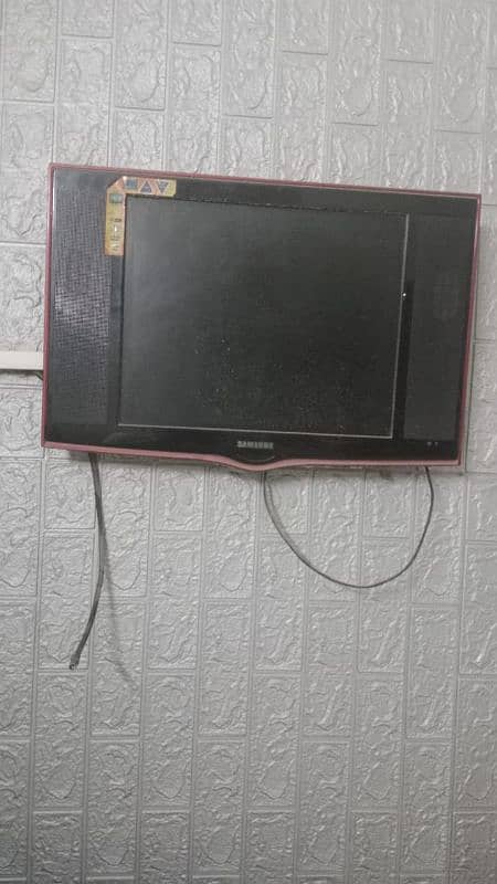 China LCD 19" Good Condition 1