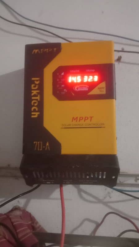 PAK Tech 12/24v  hybrid MPPT Solar  charge controller 70A with box 2