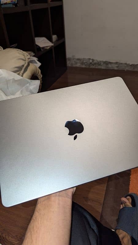 macbook air M2 4