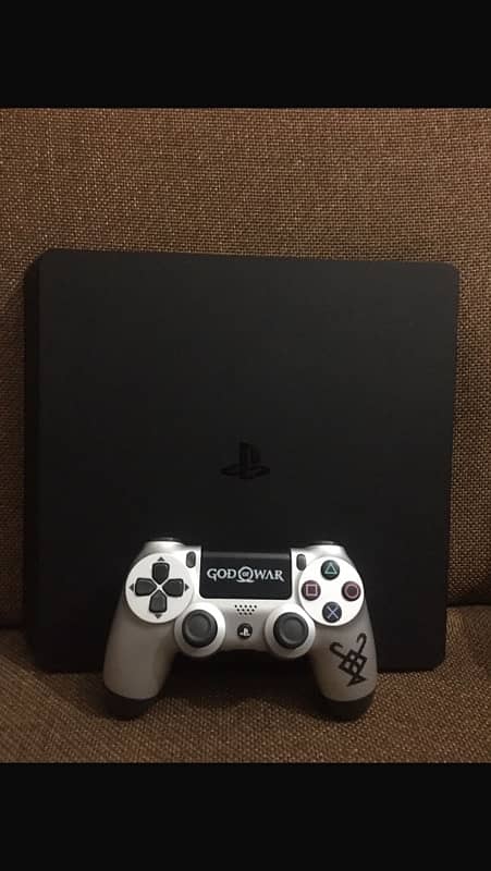 PS4 SLIM FOR ONLY IN 70K 0