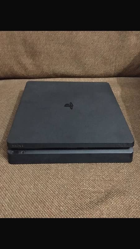 PS4 SLIM FOR ONLY IN 70K 3